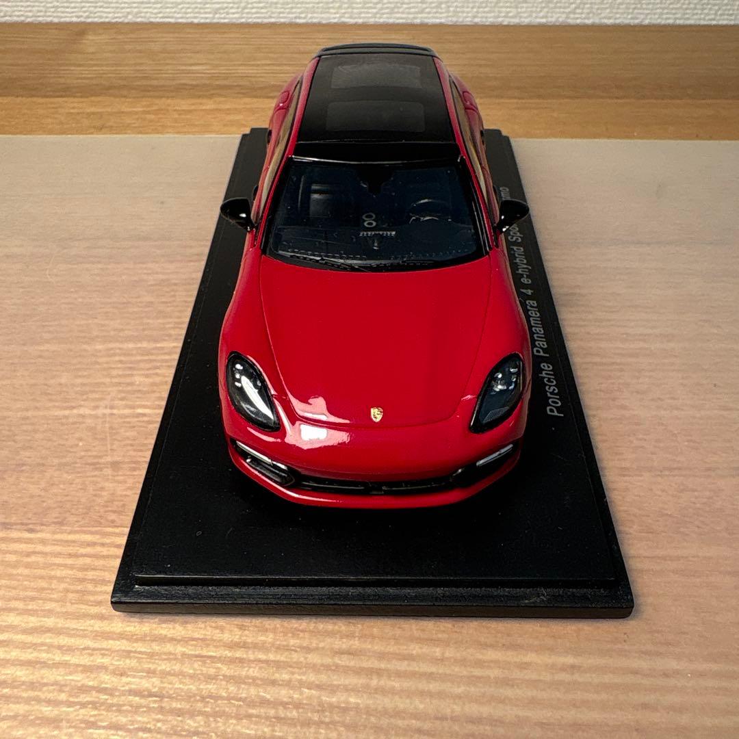 スパーク　ポルシェ　パナメーラ　スポーツツーリスモ　1/43 ミニカー　レッド