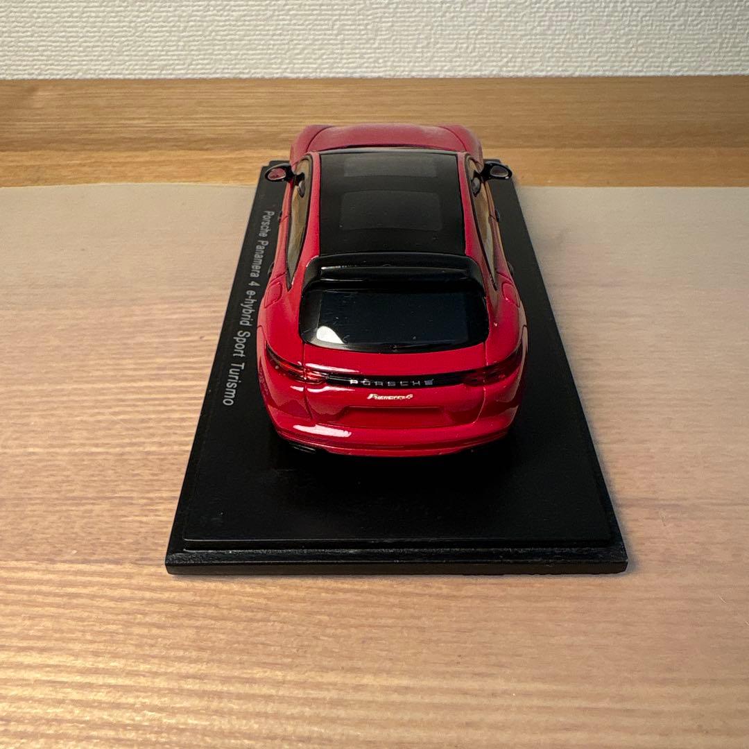 スパーク　ポルシェ　パナメーラ　スポーツツーリスモ　1/43 ミニカー　レッド