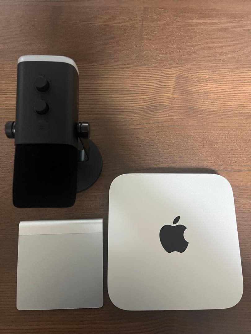 Mac mini M1、Trackpad、fifine AM8