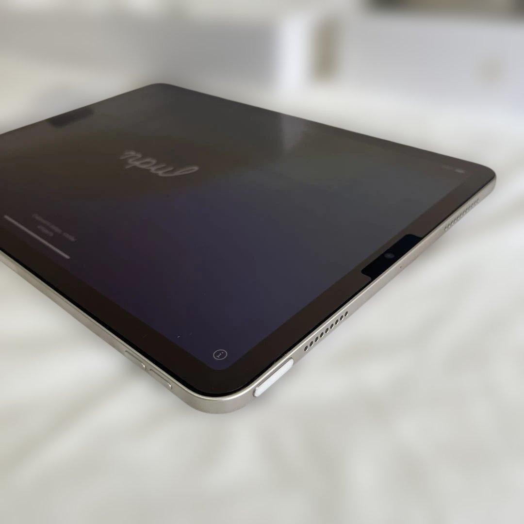 Apple iPad Air 第５世代シルバー スターライト　本体　フィルム付き