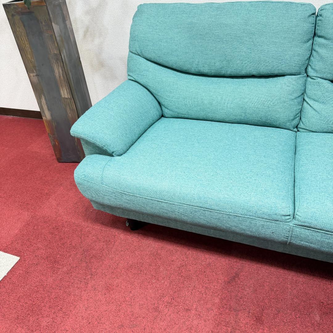 東京23区送料無料　美品ニトリ2人掛けソファー緑色オットマン付き　洗浄/除菌済み