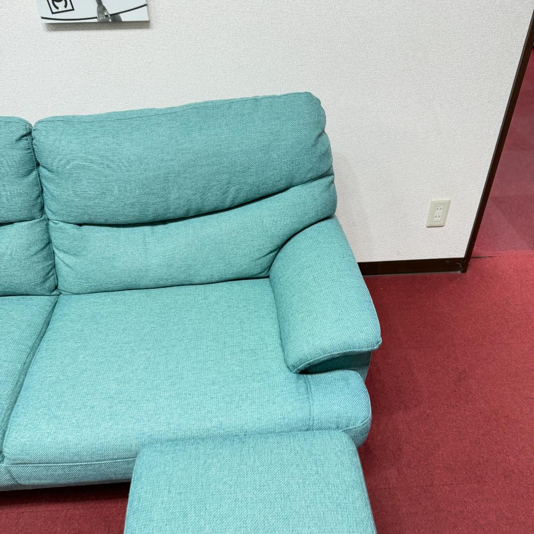 東京23区送料無料　美品ニトリ2人掛けソファー緑色オットマン付き　洗浄/除菌済み