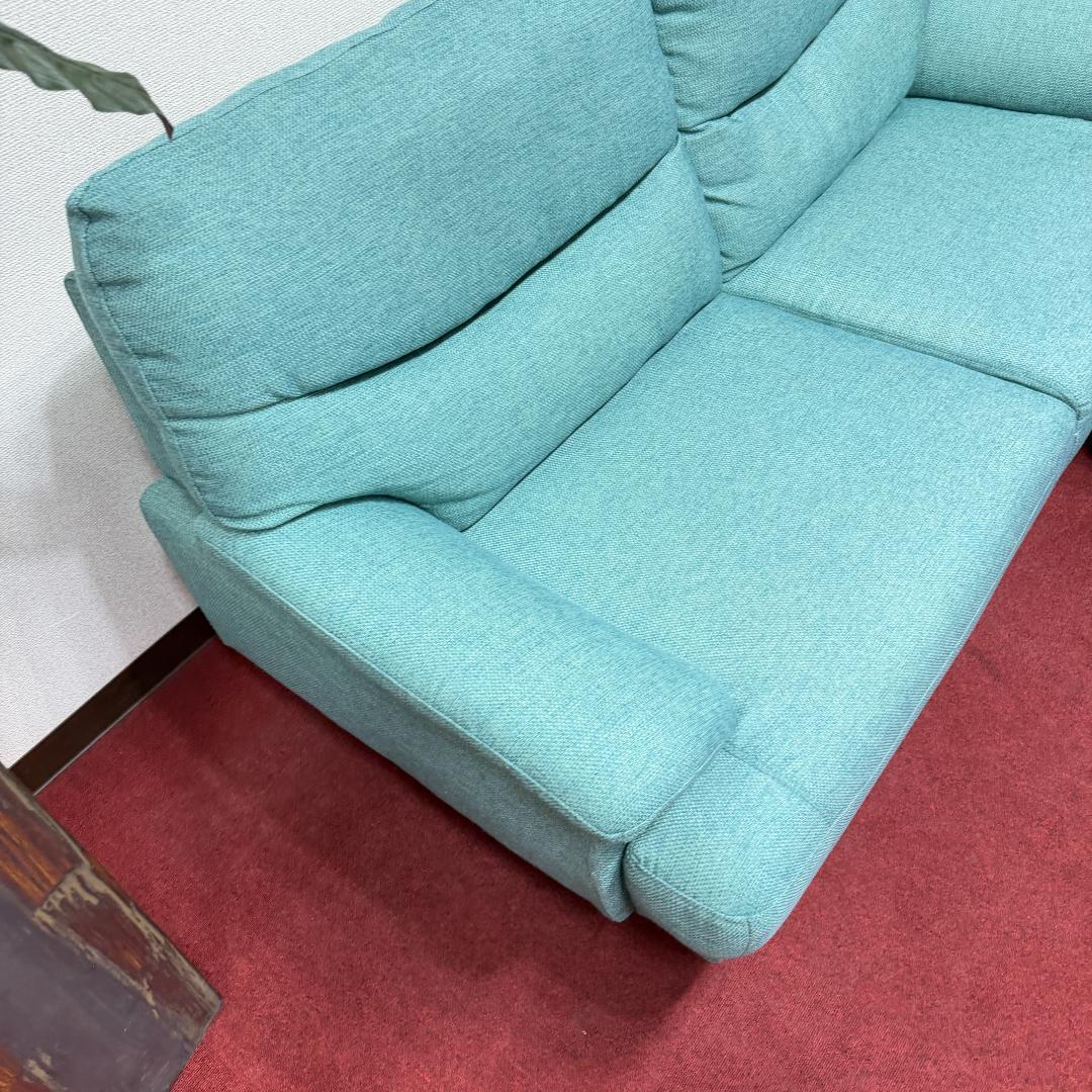 東京23区送料無料　美品ニトリ2人掛けソファー緑色オットマン付き　洗浄/除菌済み