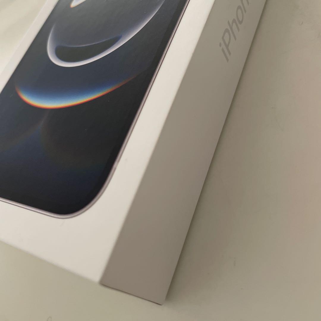iPhone16e 128G ホワイト　本体