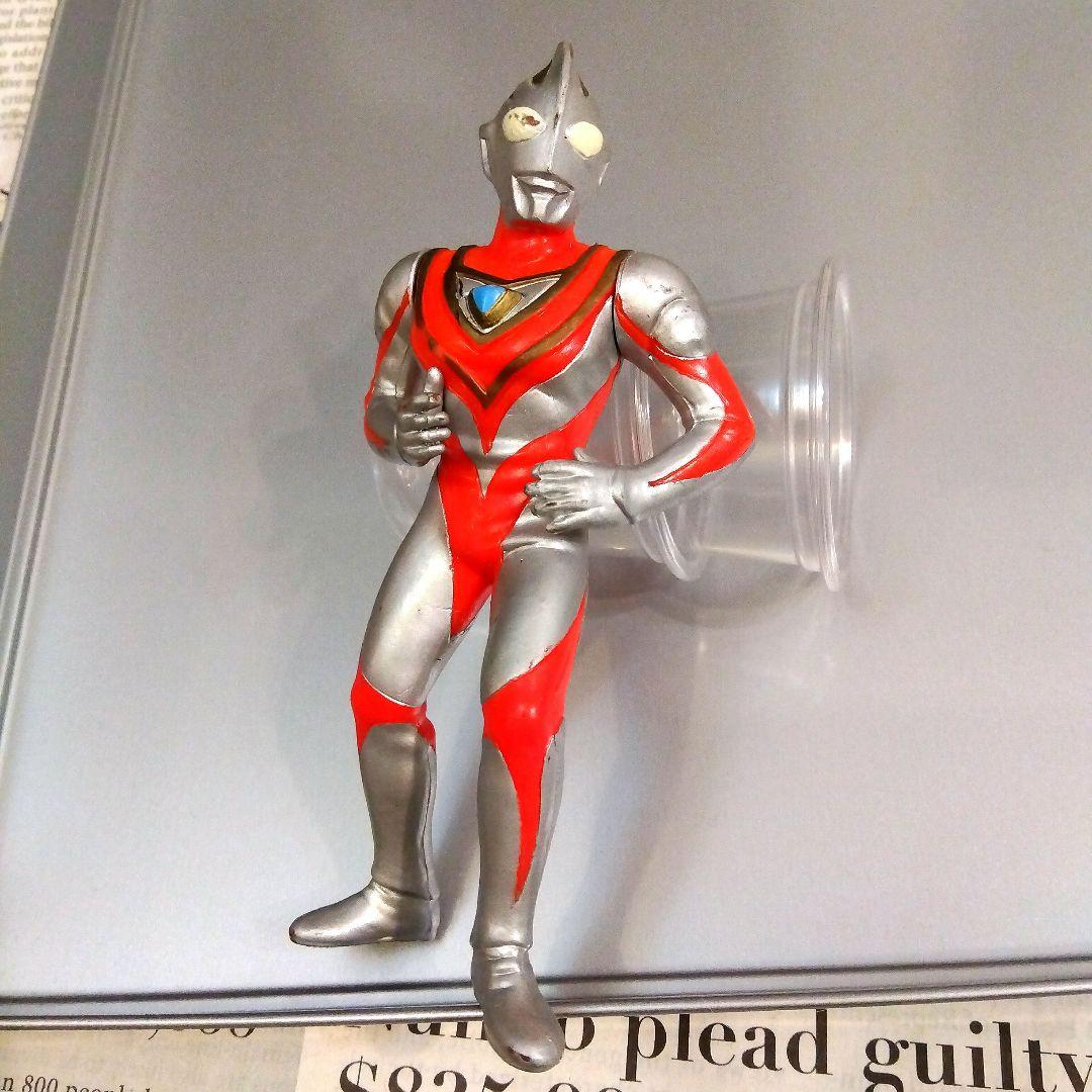 古い倉庫蔵出し骨董品　当時物　ウルトラマン12cm　1998円谷プロダクション