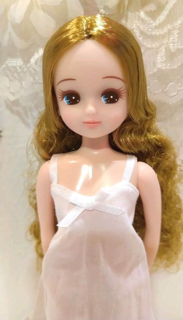 厳選 リカちゃんキャッスル お人形教室 真ん中分けカーリー リカちゃん 新品 ⑥