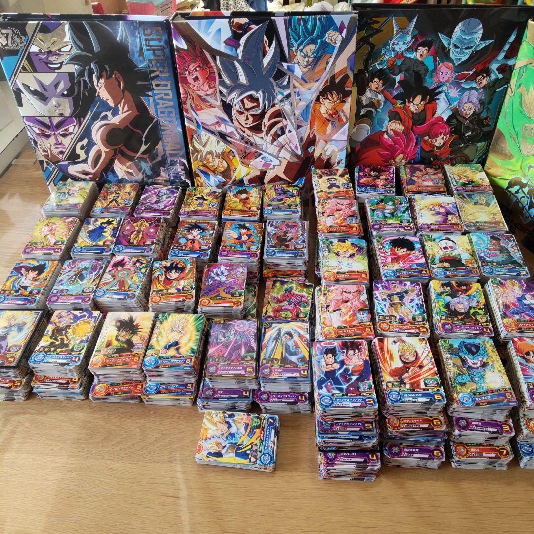 ドラゴンボールヒーローズカードまとめ売り、４０００枚以上バインダーとセット