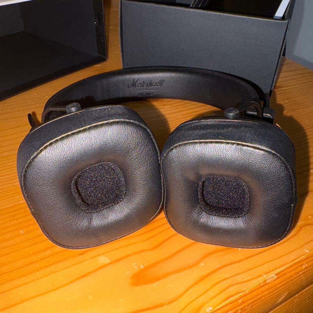 Marshall ヘッドホン