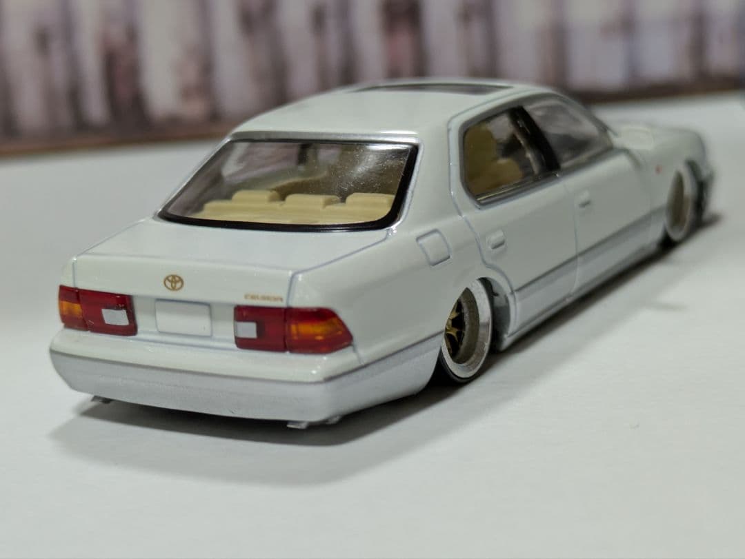 ★トミカリミテッド　トヨタ　セルシオ改深リム、ローダウン