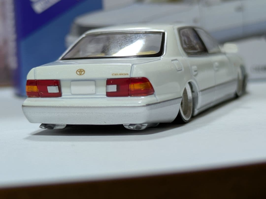 ★トミカリミテッド　トヨタ　セルシオ改深リム、ローダウン