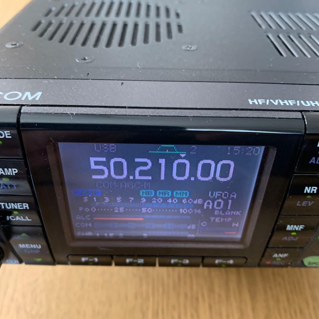 ICOM IC7000M HF/VHF/UHF ALL MODE　トランシーバー