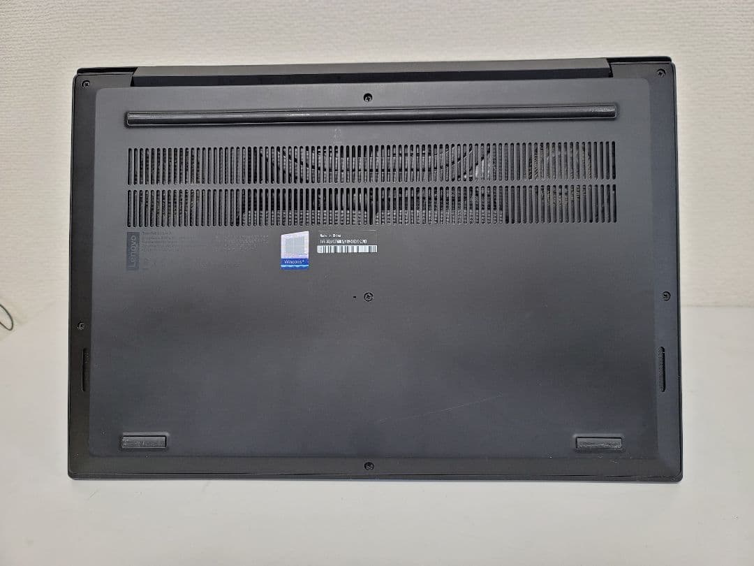 美品　Thinkpad P1 i7-9750H 32GB/512GB/T1000