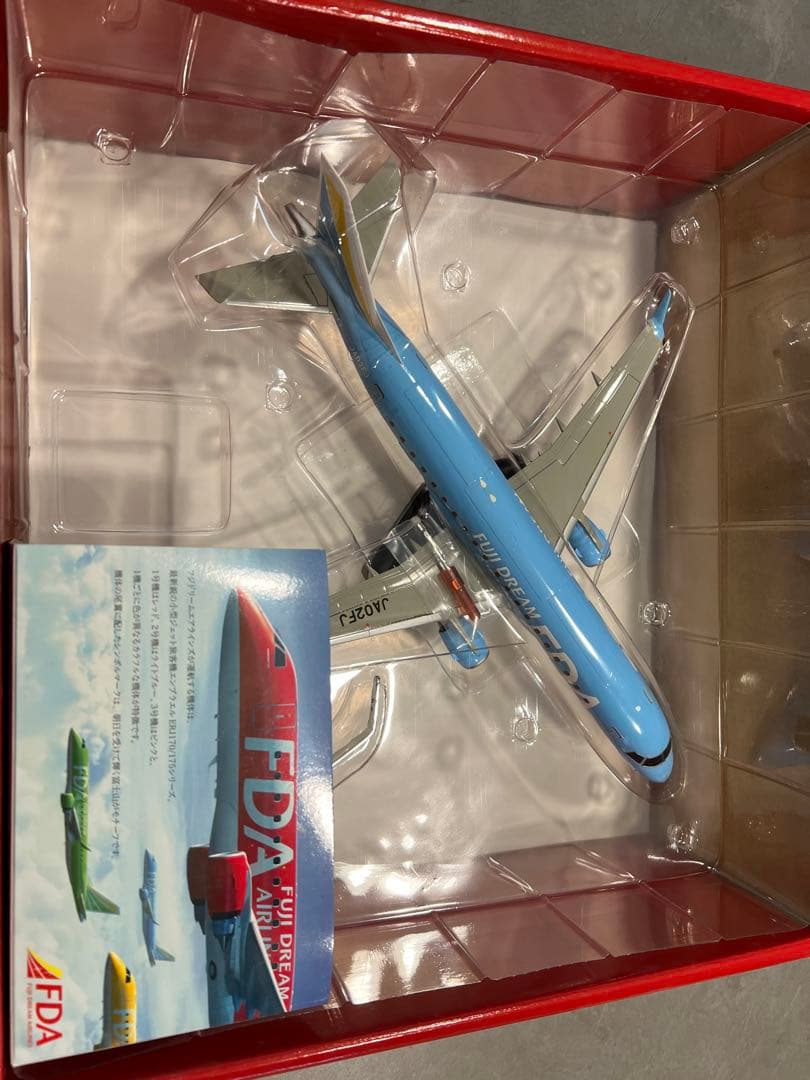 航空機・ヘリコプター Tamiya FDA Embraer 175 1/100