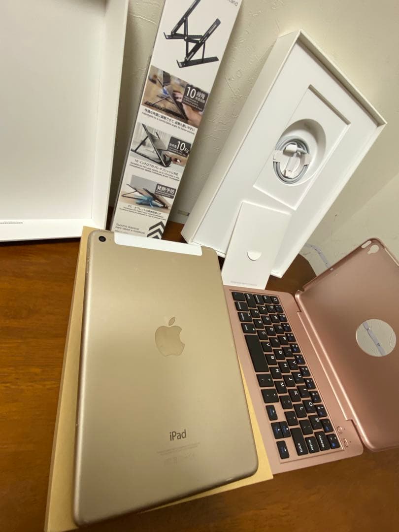 【極美品】 iPad mini 4 7.9インチ 128GB Simフリー