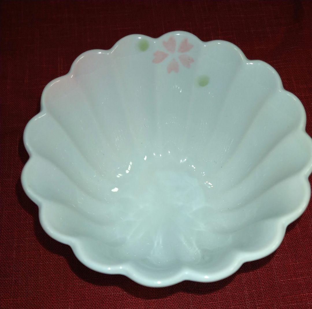 ♣素敵な桜【おもてなし】⬛有田焼・一峰・三峰窯の春桜柄輪花皿・長皿⬛２組４皿