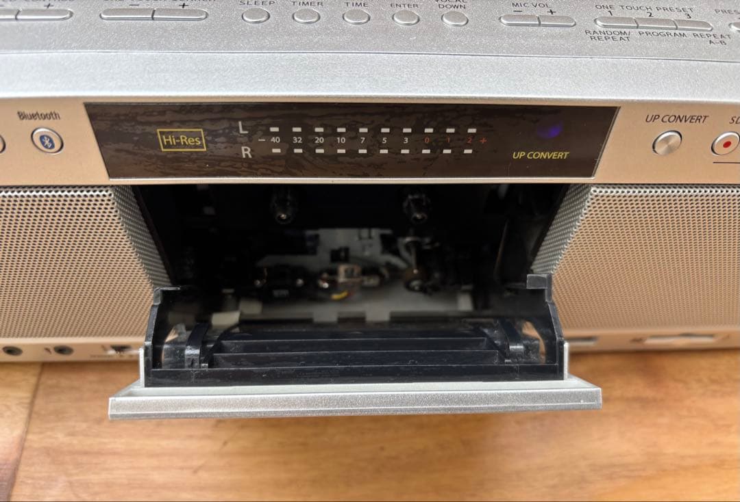 Bluetooth SD USB 東芝 TY-AK2CDラジオカセットレコーダー