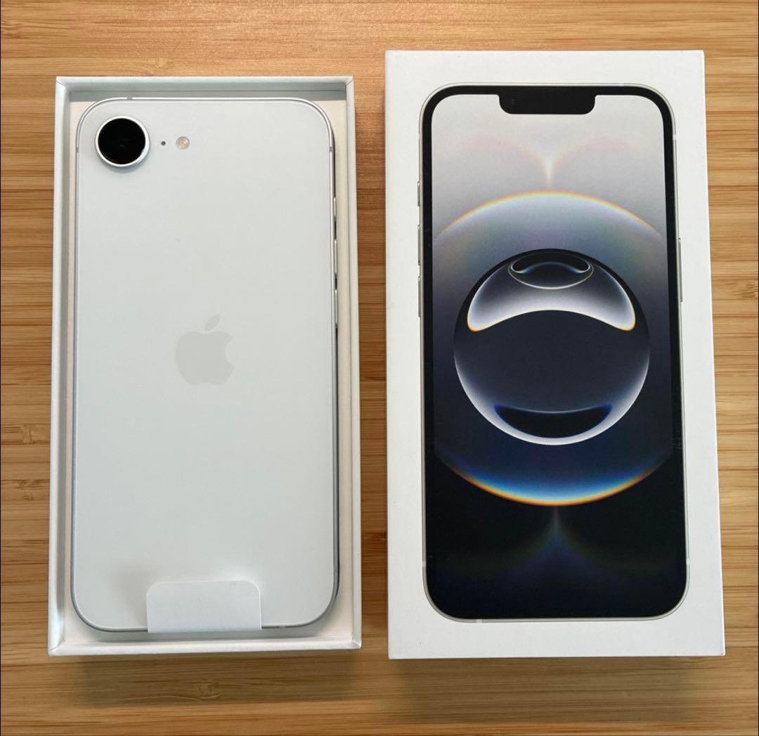 iPhone16e 128GB ホワイト　おまけ付き