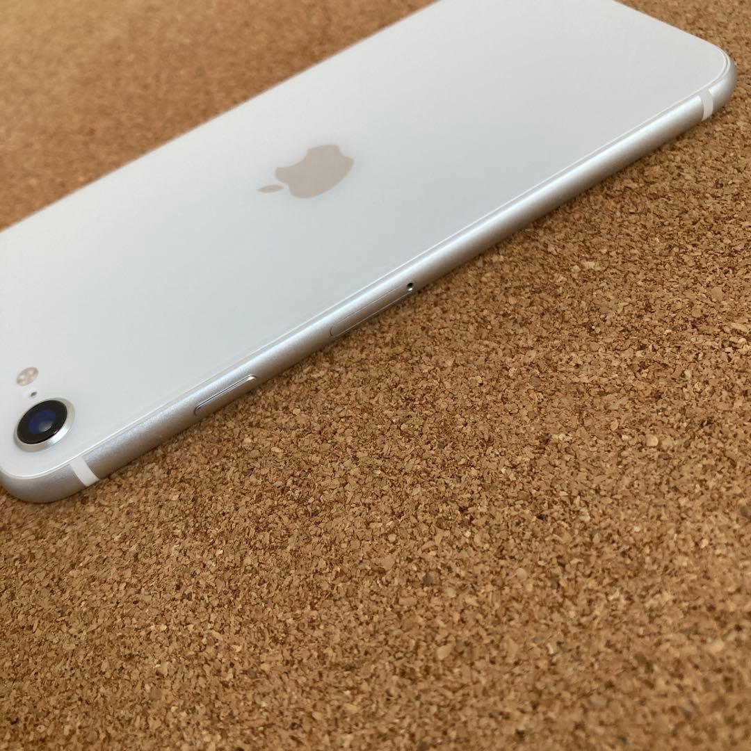 4156【早い者勝ち】美品☆電池新品☆iPhoneSE2 64GB SIMフリー