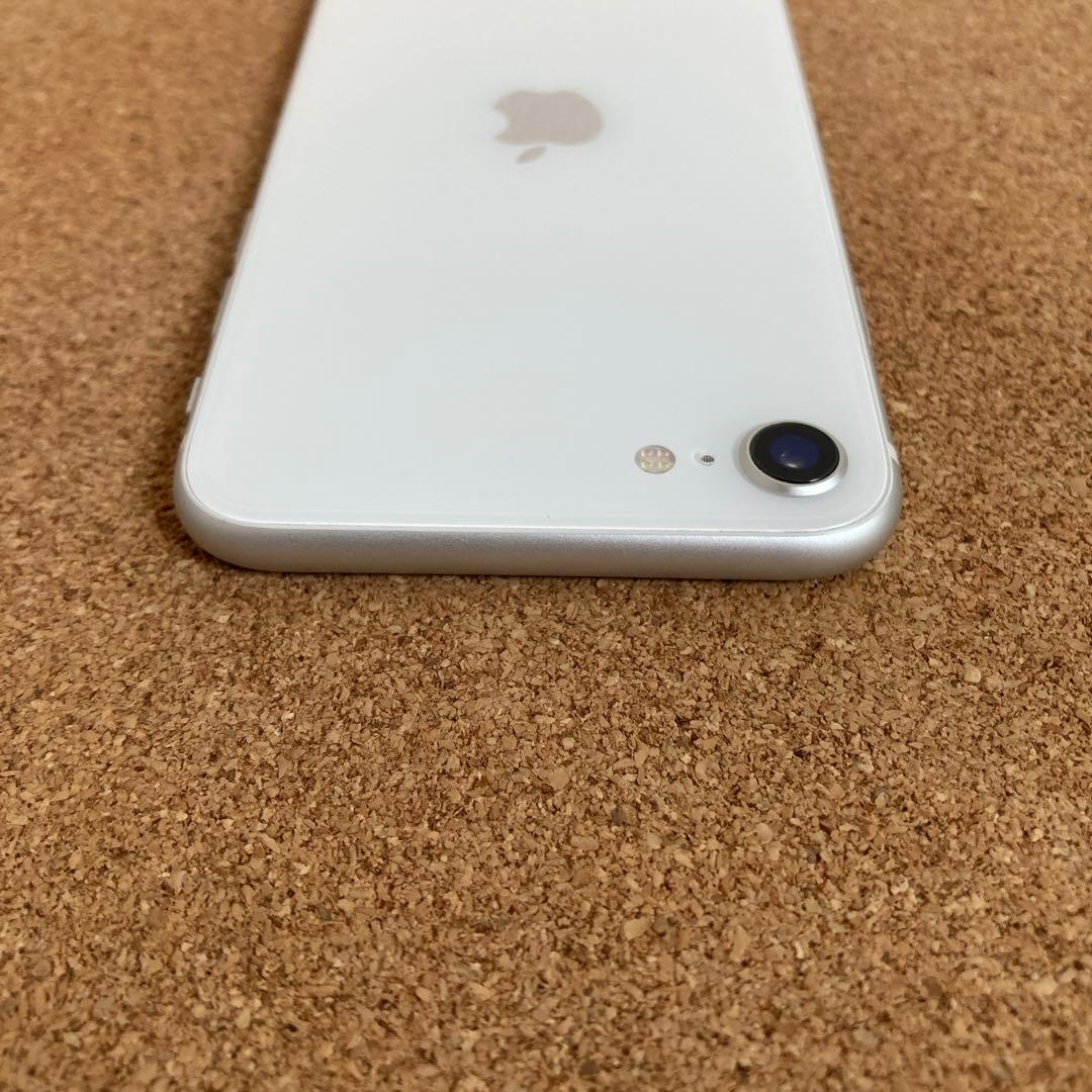4156【早い者勝ち】美品☆電池新品☆iPhoneSE2 64GB SIMフリー
