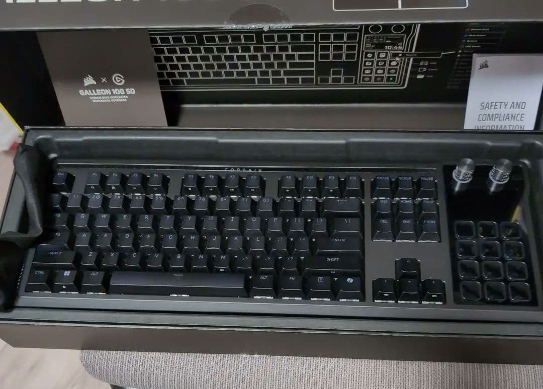 CORSAIR GALLEON Stream Deck内蔵ゲーミングキーボード