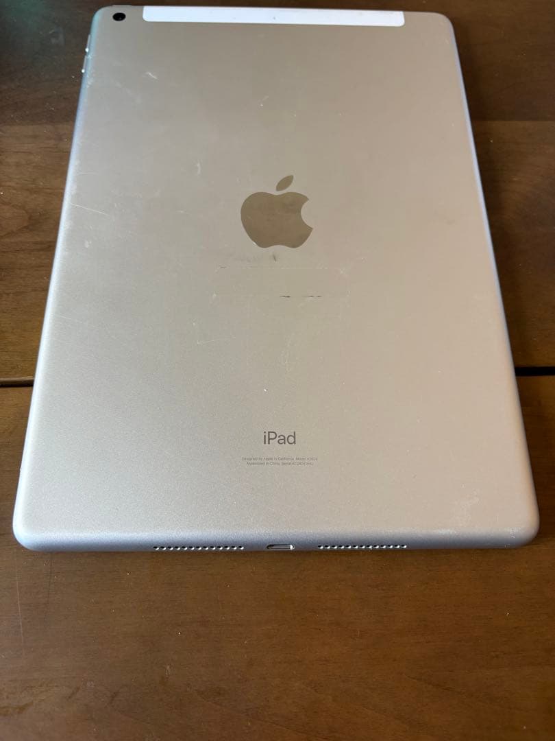 M*u様 iPad 第9世代 ヒビあり 動作正常