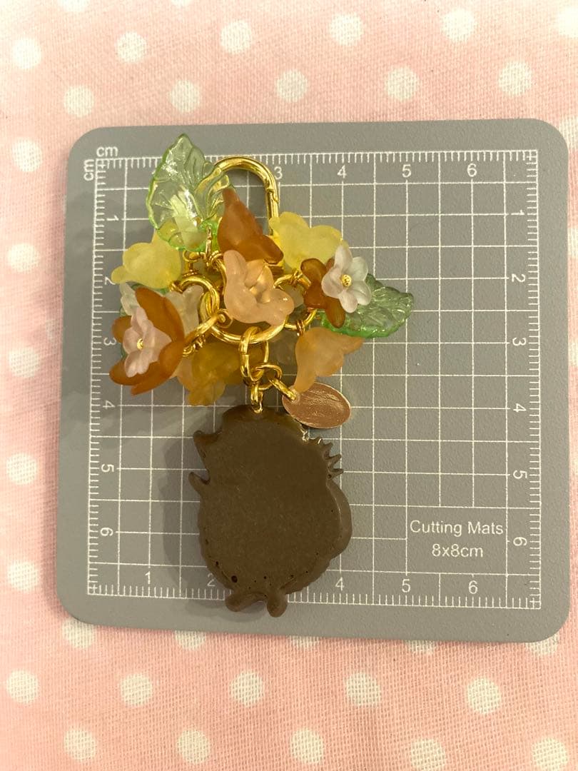✿春のお花畑のハリネズミ✿アクセサリーファスナーミニチャームキーホルダー✿