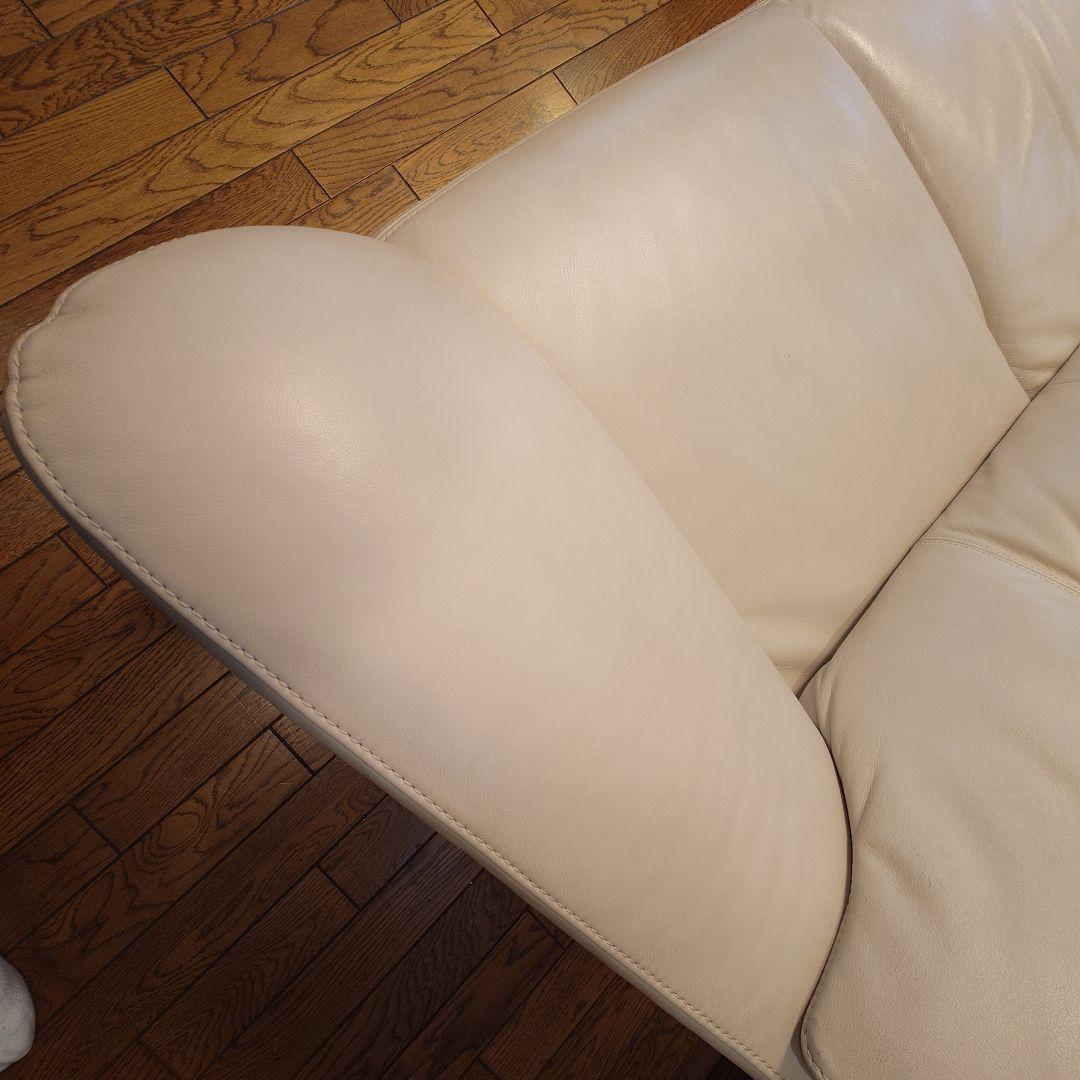 カリモク　本革　レザー　クリーム色レザー3人掛けソファ
