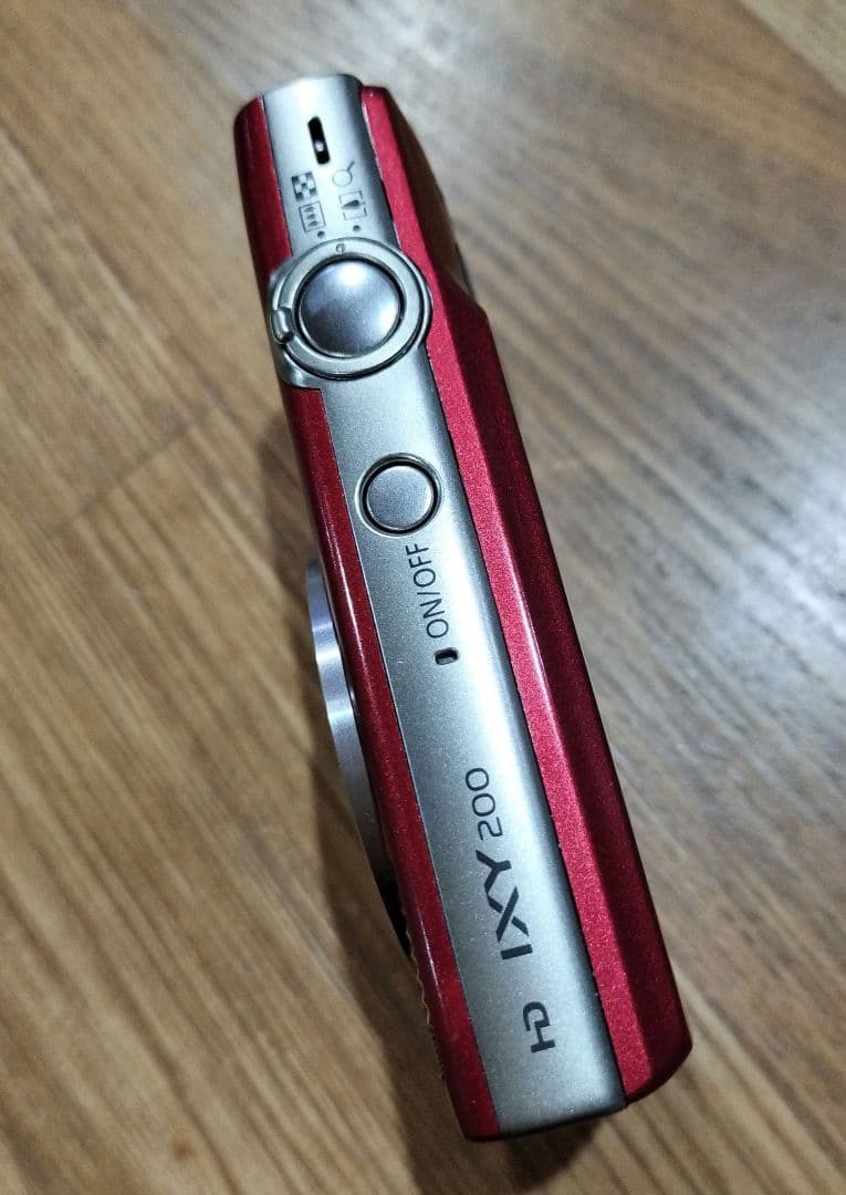 ☆美品・元箱付き☆キャノンCanon IXY 200 レッド、付属品あり