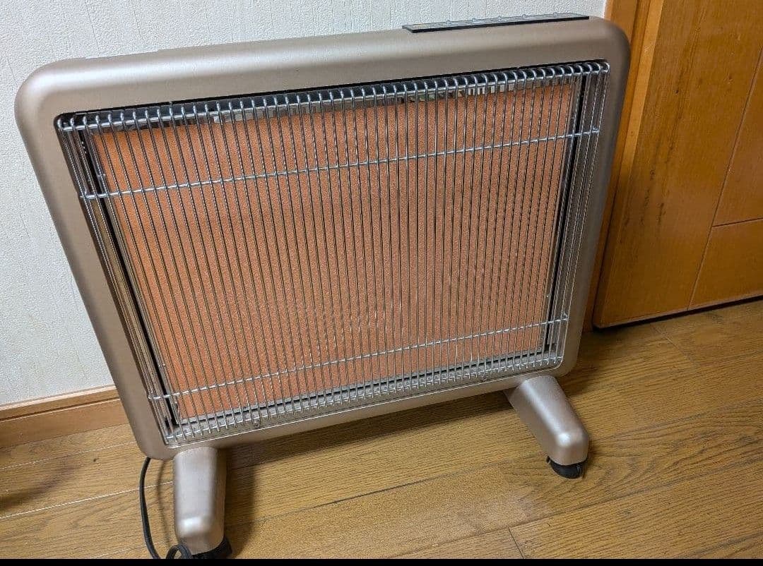 日本遠赤外線株式会社 サンルミエ・エクセラ7 遠赤外線暖房器 N700L-GR