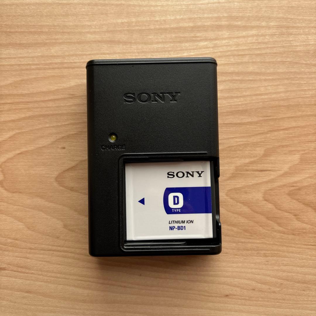 SONY Cyber-shot DSC-T70デジタルカメラ　充電器　ケース付き