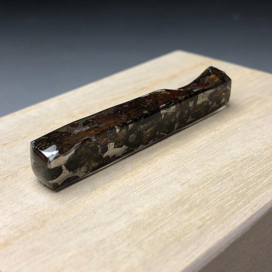 パラサイト隕石 隕石　石鉄隕石　セリコ隕石 美品　重さ約15ｇ　共箱