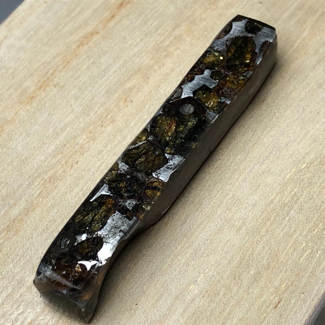 パラサイト隕石 隕石　石鉄隕石　セリコ隕石 美品　重さ約15ｇ　共箱