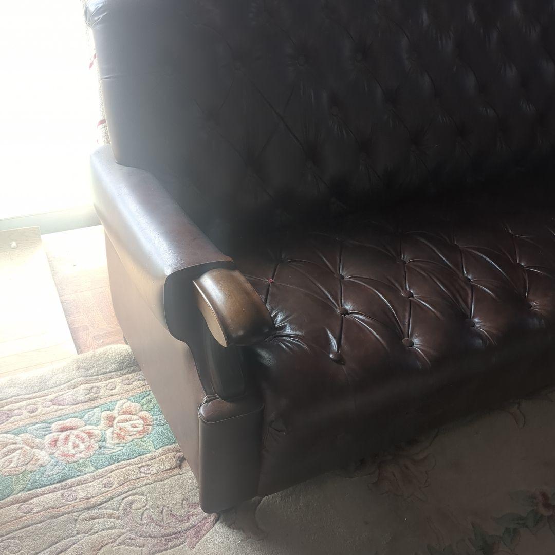 合皮三人掛けソファ