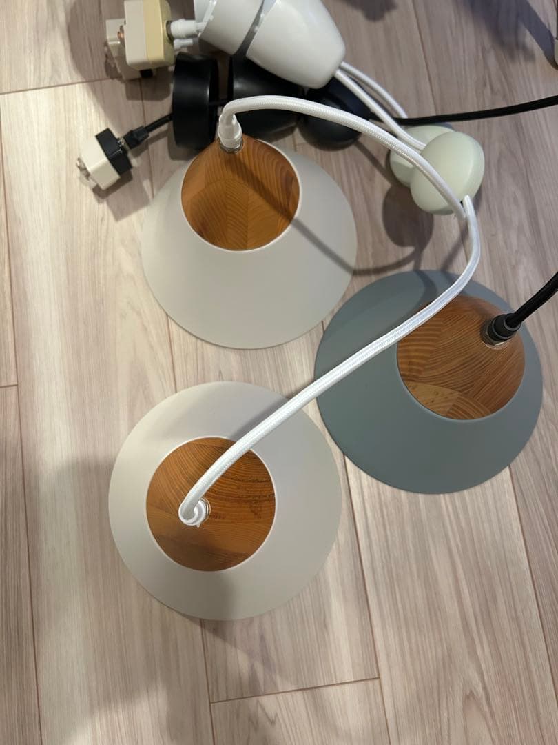 ペンダントライト　3ヶ　コードリール付