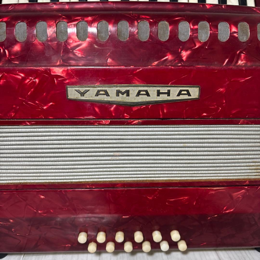 YAMAHA アコーディオン 赤 25鍵盤　8905