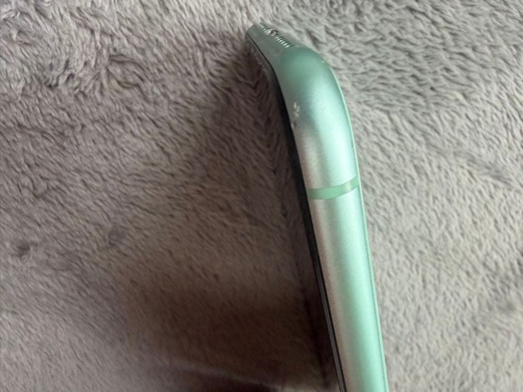 Apple iPhone 11 ミントグリーン 本体 【おまけ : 充電器】