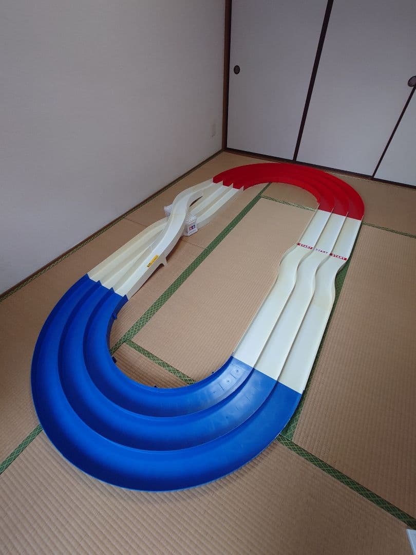 ミニ四駆コースとパーツセット