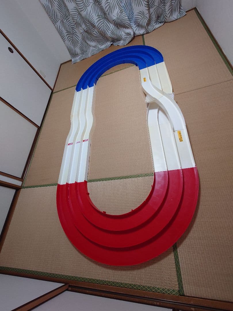 ミニ四駆コースとパーツセット