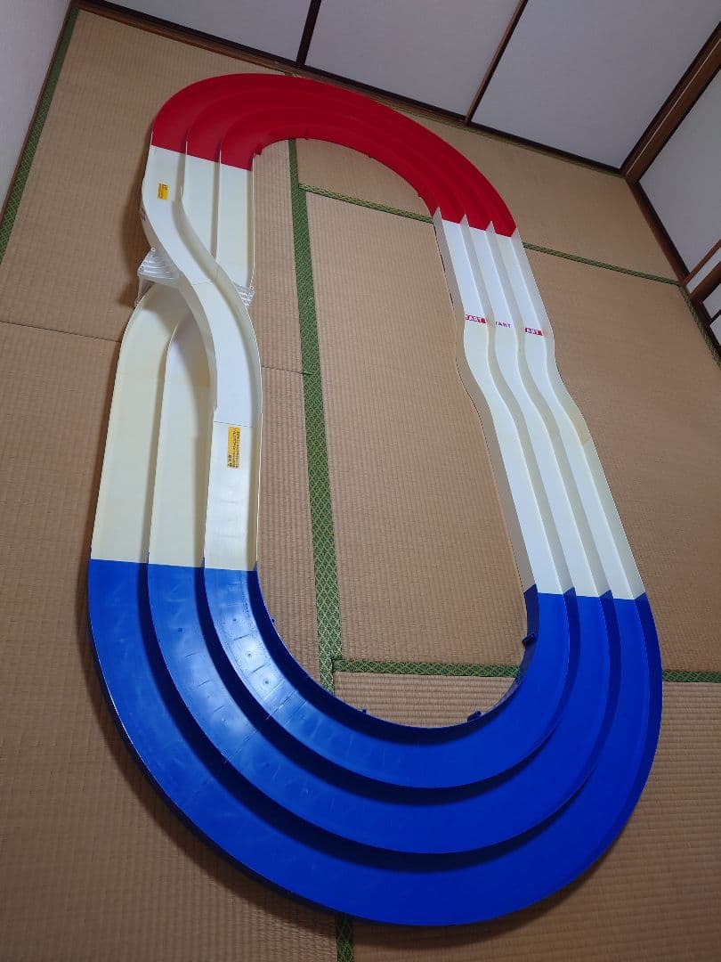 ミニ四駆コースとパーツセット