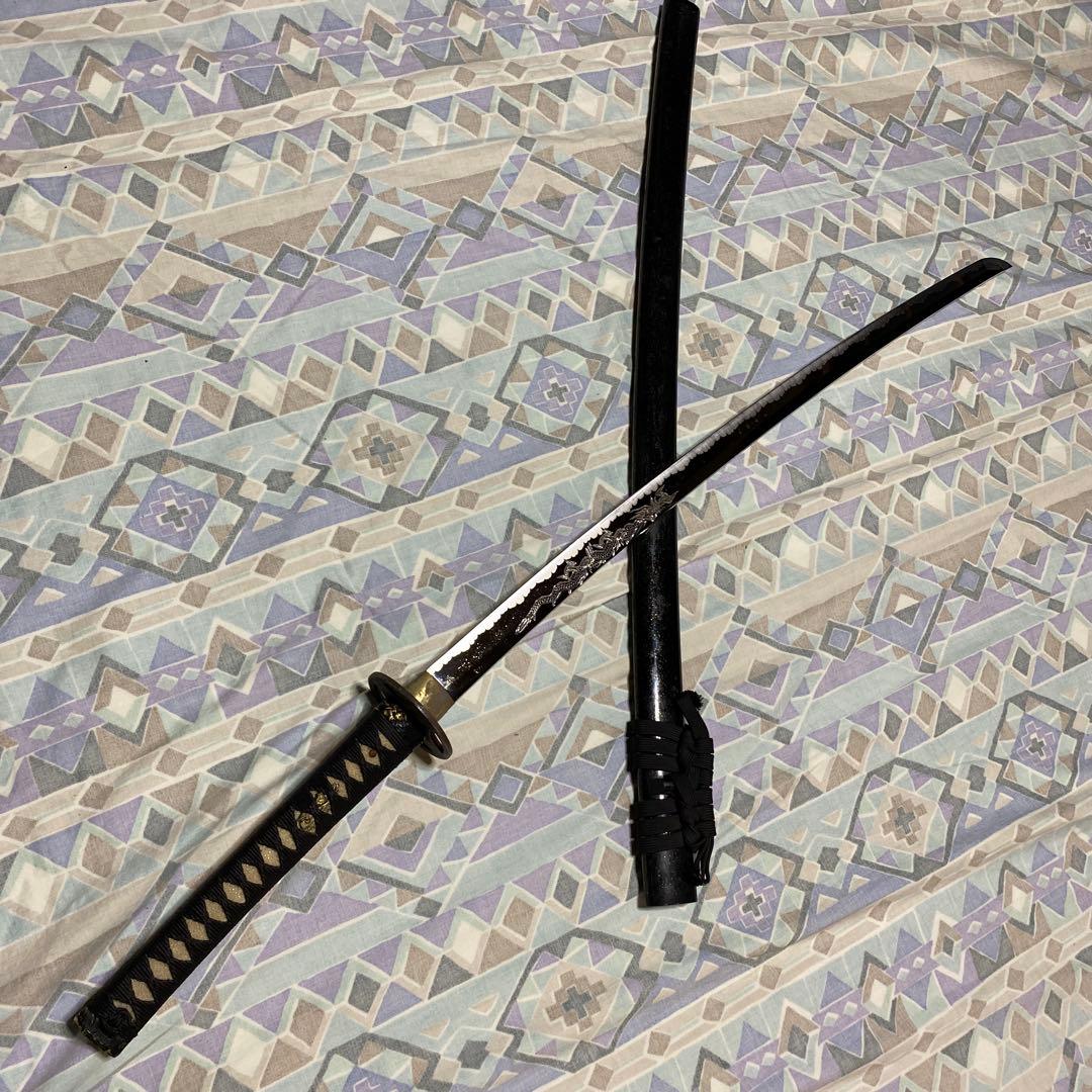 格安模造刀 黒柄 十字透し丸鍔 ラメ入黒呂鞘