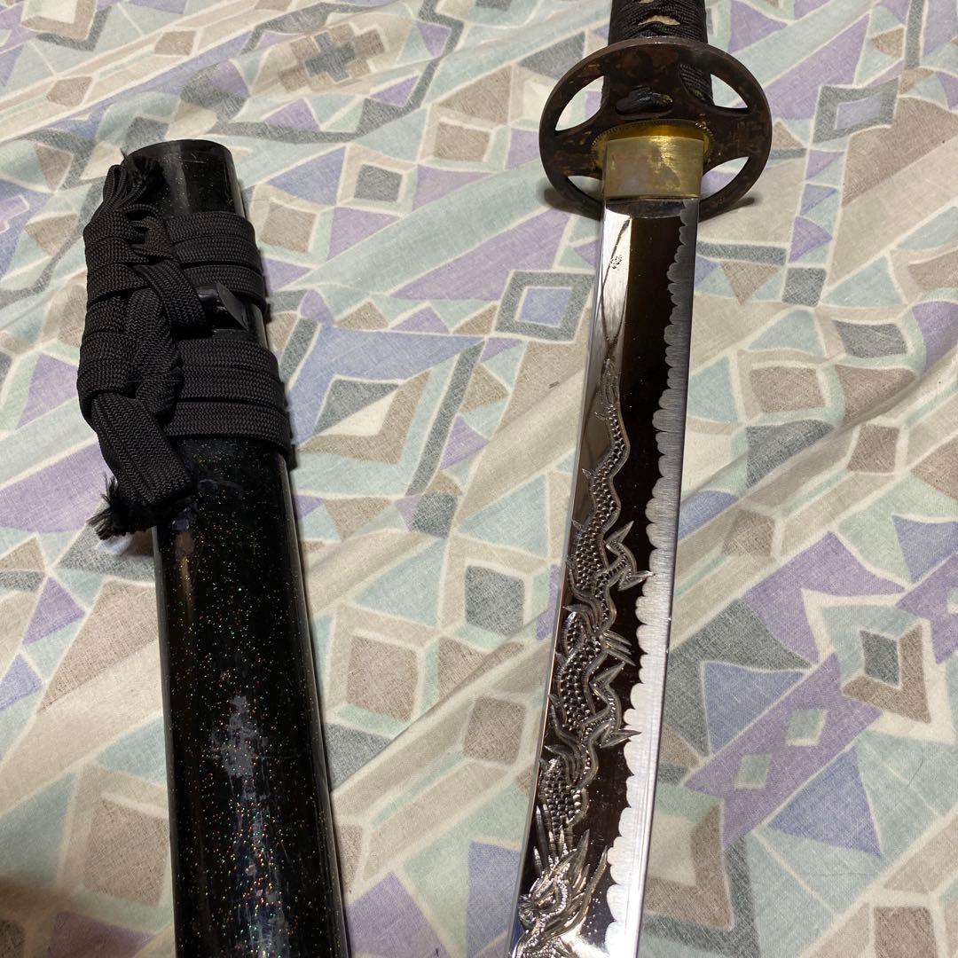 格安模造刀 黒柄 十字透し丸鍔 ラメ入黒呂鞘