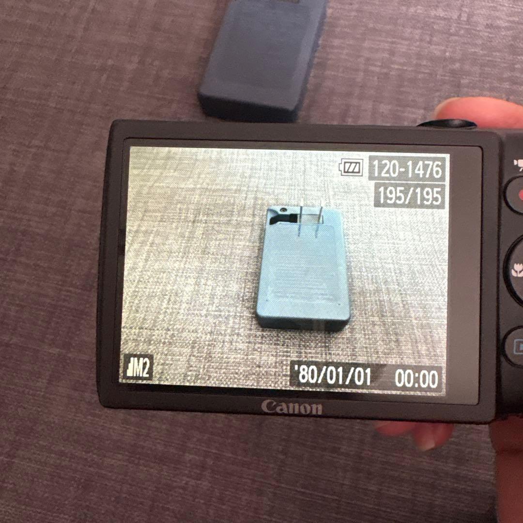 Canon IXY 600F デジタルカメラ 本体とバッテリーチャージャー
