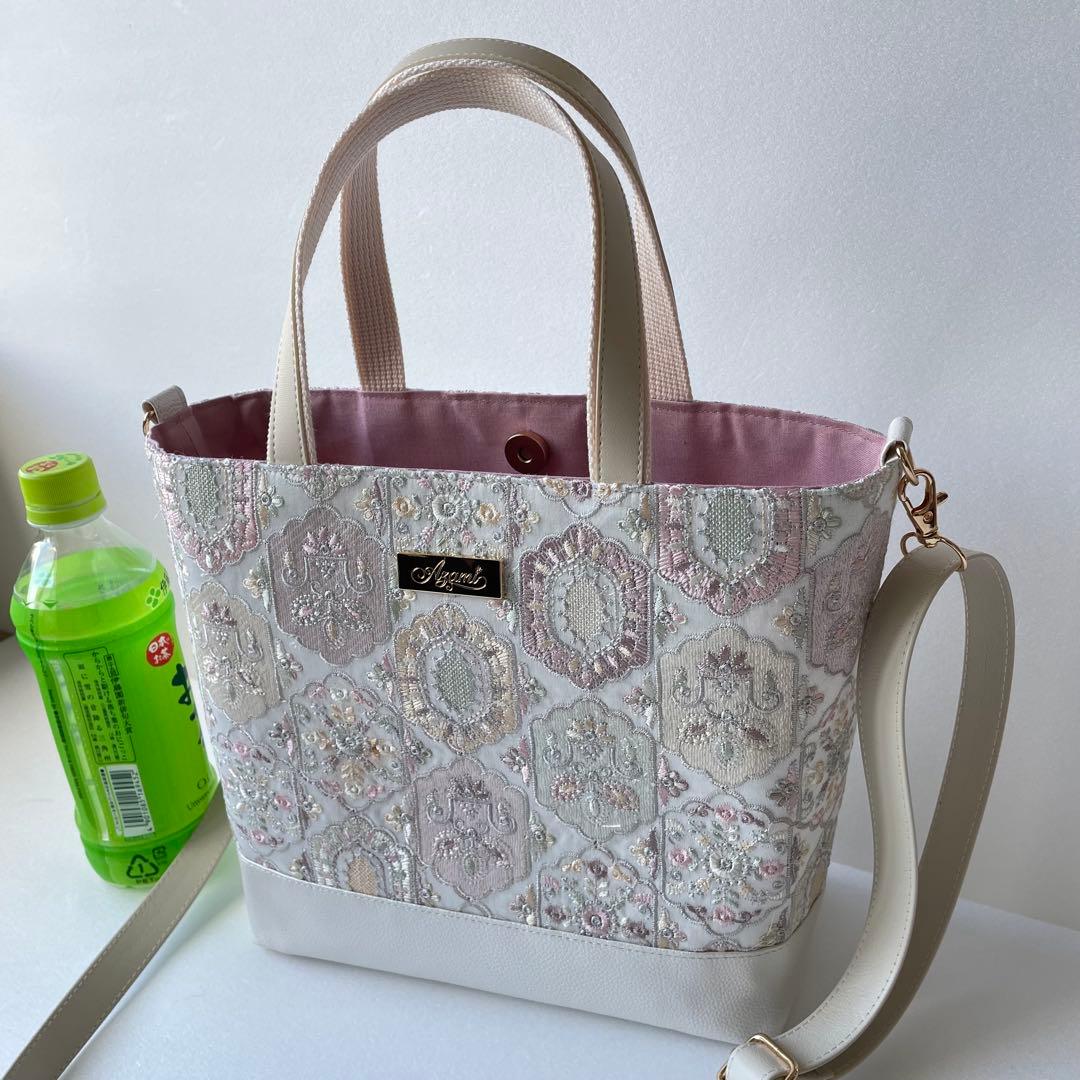 らんママ　インド刺繍ホワイト系と合皮　Mサイズトートバッグ　ハンドメイド