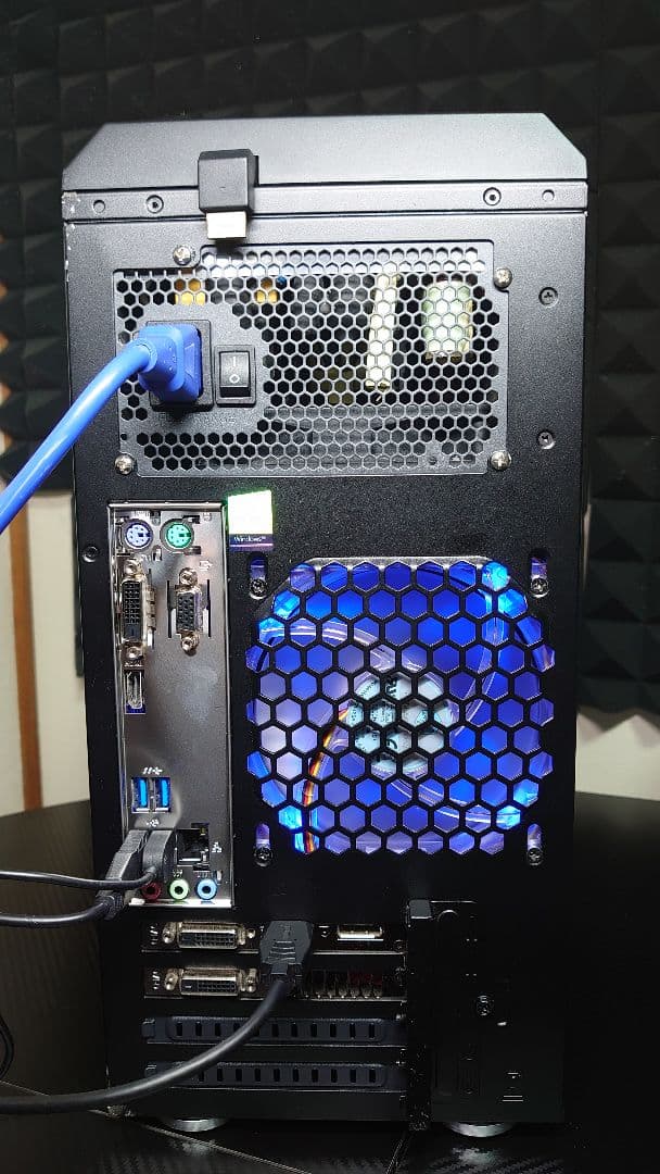 たりゅう i3 R9 390X 16GB 512GB 144hz