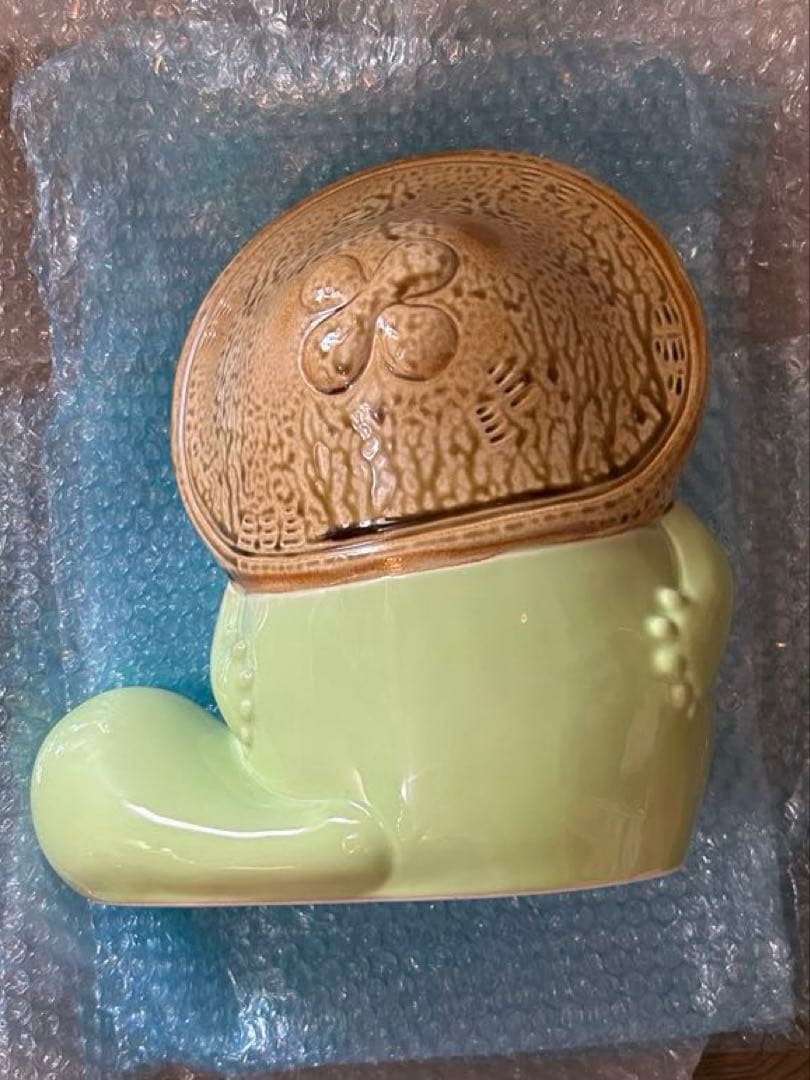 ぼんやり子だぬき　陶器　若草色