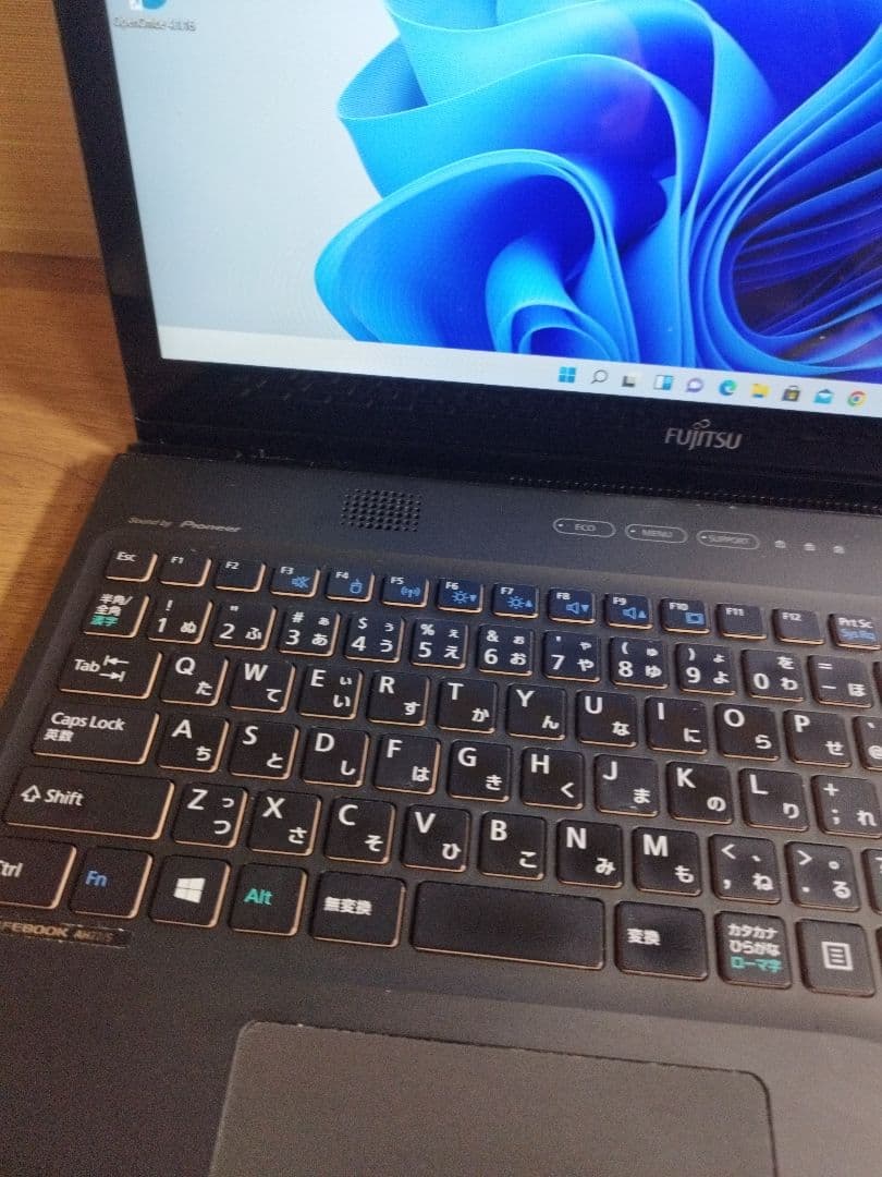 Fujitsu 15.6インチ Windows 11 AH77/S i7