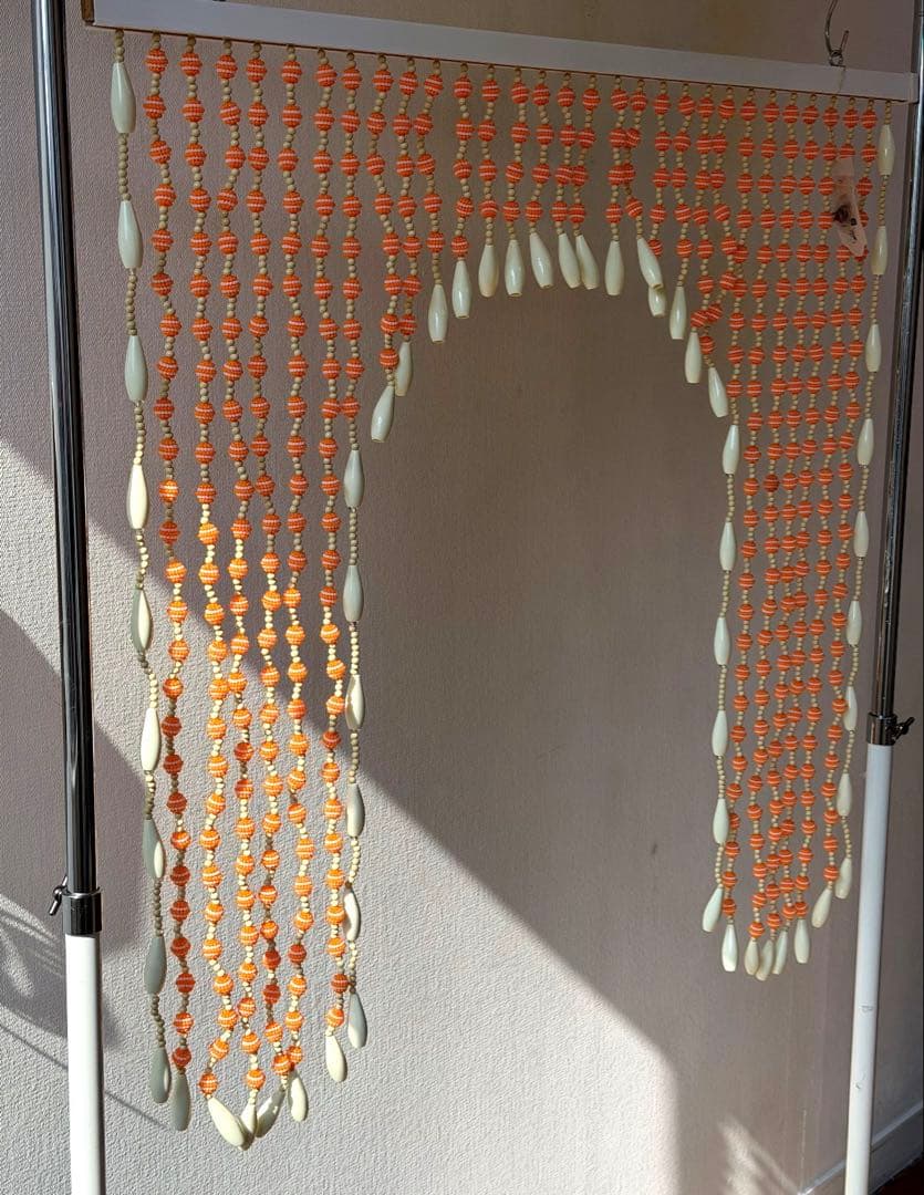 レトロポップ　ビーズカーテン　ビーズのれん　珠のれん　オレンジ　昭和レトロ