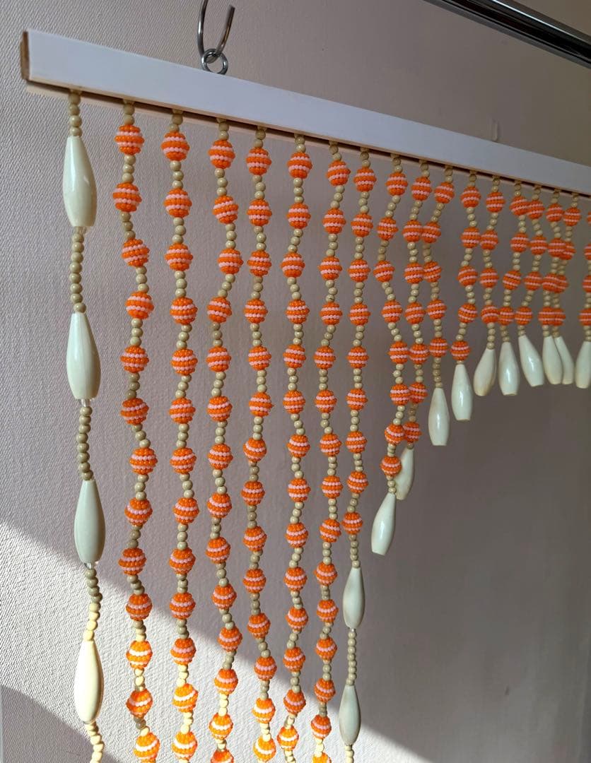 レトロポップ　ビーズカーテン　ビーズのれん　珠のれん　オレンジ　昭和レトロ