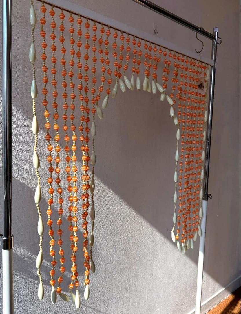 レトロポップ　ビーズカーテン　ビーズのれん　珠のれん　オレンジ　昭和レトロ