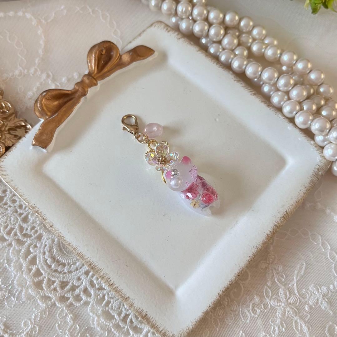 ฅ❤️ レジン　ねこ　ローズクォーツ　花　チャーム　ヘアゴム　キーホルダー